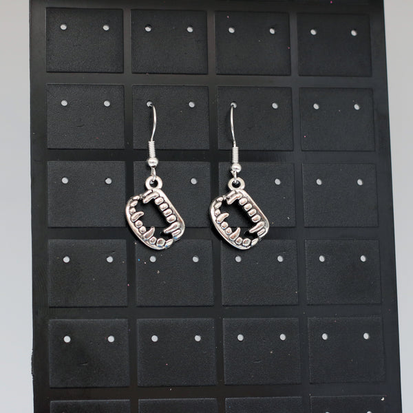 #8017 - Vampire Teeth Earrings